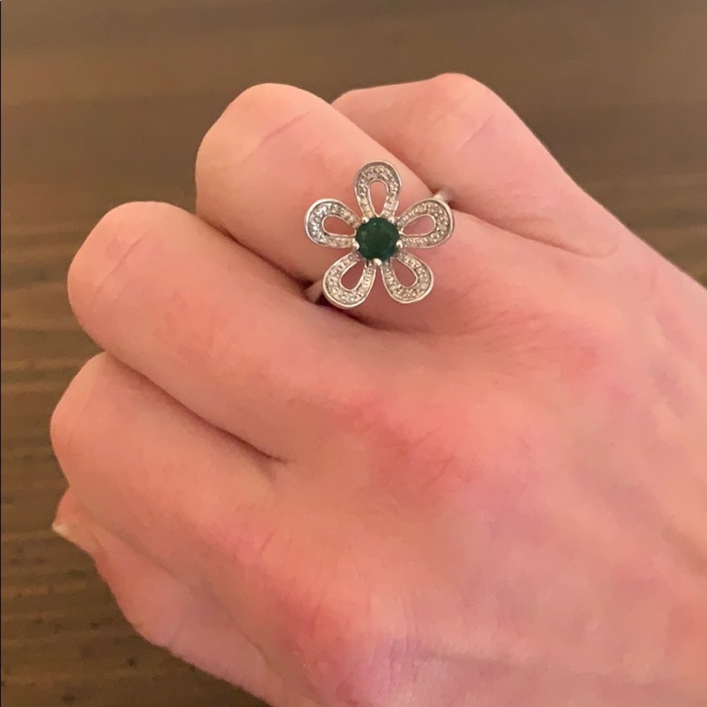 🍀 Belk Sterling Silver/Simulated Emerald Ring Size 6 🍀 - Picture 8 of 12